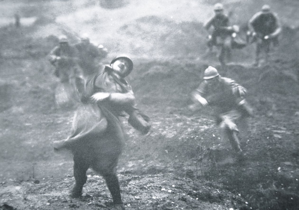 Französischer Soldat des Ersten Weltkriegs, der während eines Angriffs an der Westfront getroffen wurde von French School