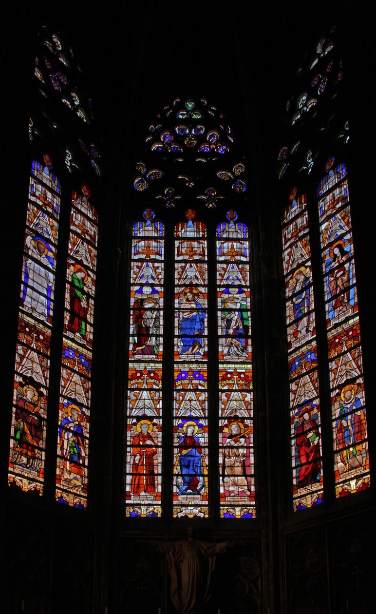 Fenster w0, Maßwerklichter und Baldachinspitzen in der östlichen Kapelle darstellend von French School