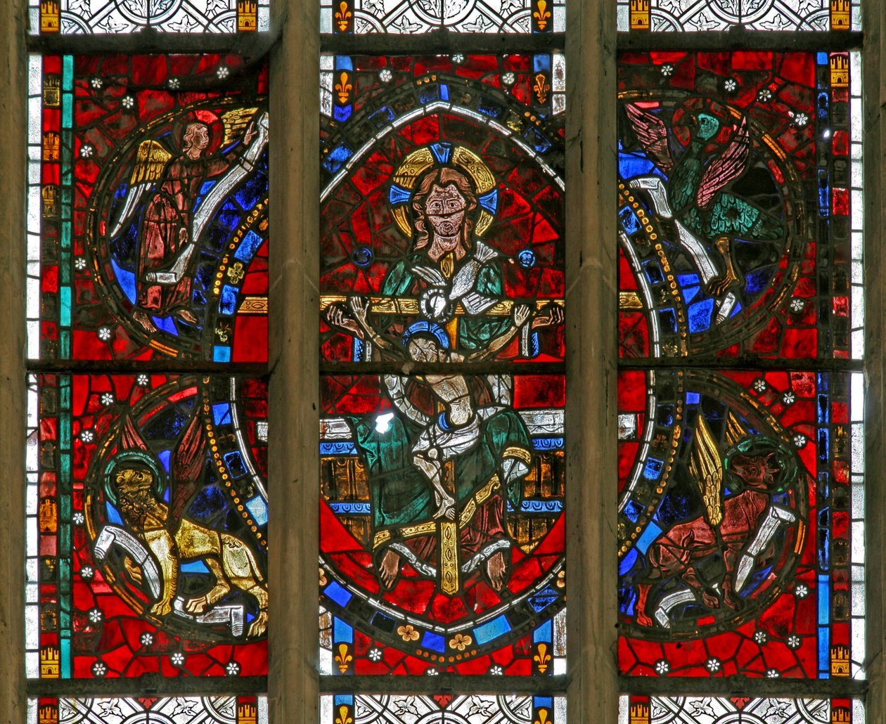 Fenster w200, Darstellung der Dreifaltigkeit umgeben von den Symbolen der Evangelisten von French School