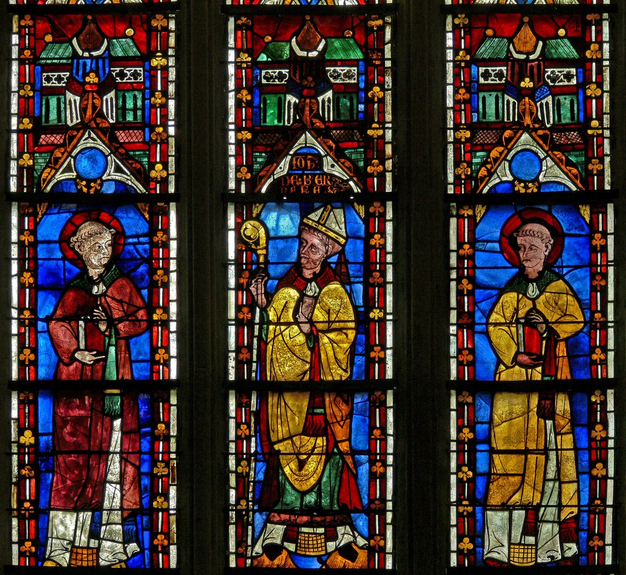 Fenster w21, das St. Silvester mit dem Stifter Jean de Bernieres darstellt; St. Protais von French School