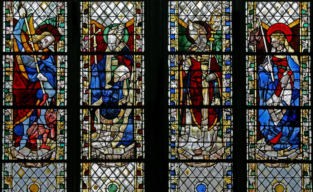 Fenster w49, Darstellung von St. Michael, St. Julien, St. Guillaume, St. Genevieve von French School