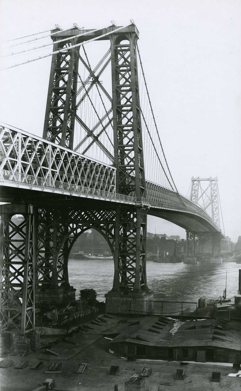 Williamsburg-Brücke über den East River während des Baus, 1898 von G.P. Hall und Sohn
