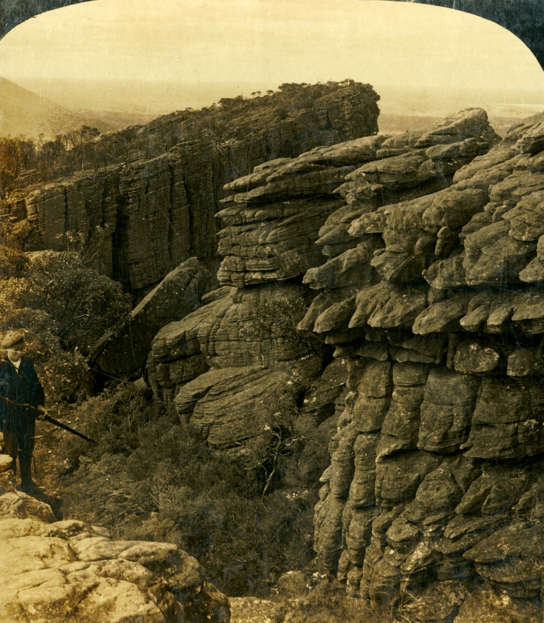 Der Rand des Wunderlands, Grampians, Victoria, Australien, 1908 von George Rose