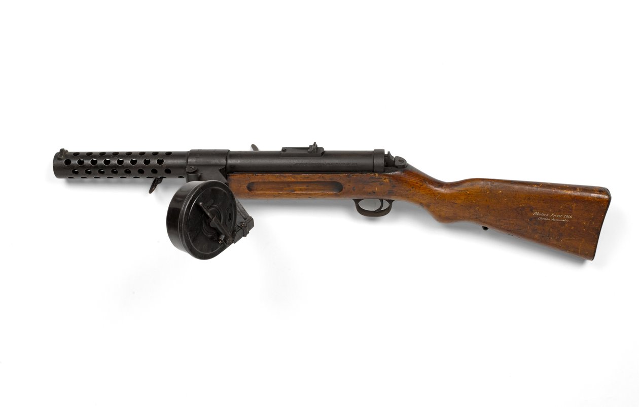 Bergmann 9 mm MP18-1 Maschinenpistole von German School