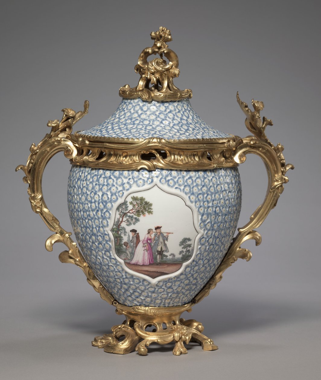 Bedeckte Vase, hergestellt von der Meissener Porzellanmanufaktur, Deutschland, 1749 von German School