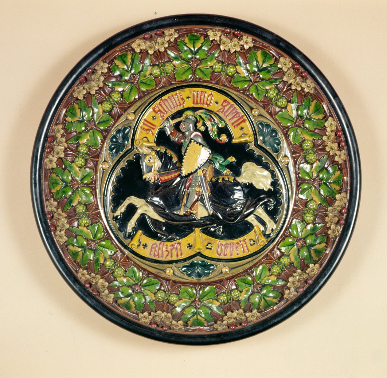 Schale mit Reliefdekoration, von Bichweiler aus Hamburg, 1880 von German School