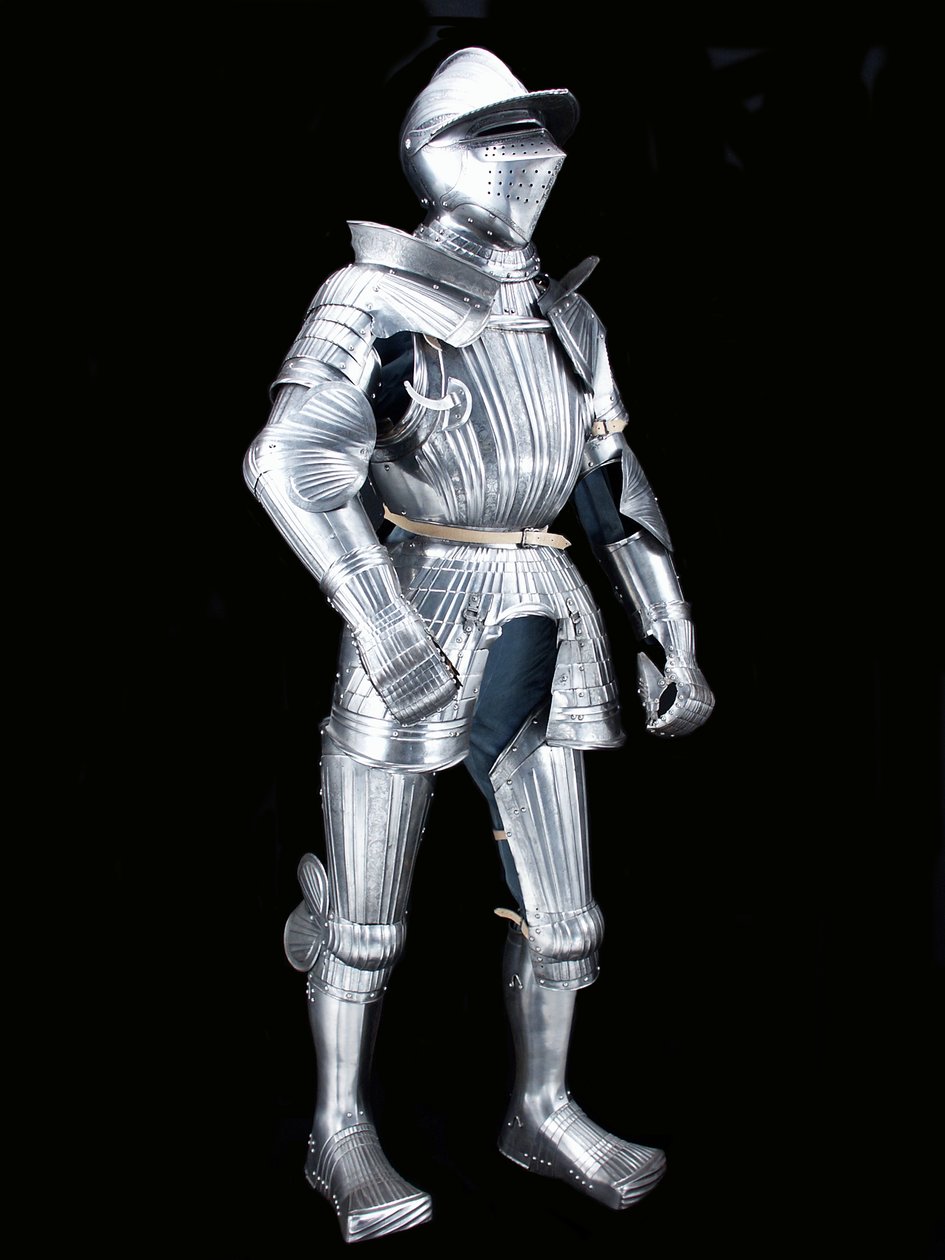 "Maximilian" Feldrüstung der "Fico"-Gruppe, mit zugehörigem Helm, ca. 1525-30, dekoriert ca. 1805 (geätzter Stahl mit modernem Leder und Restaurierungen) von German School