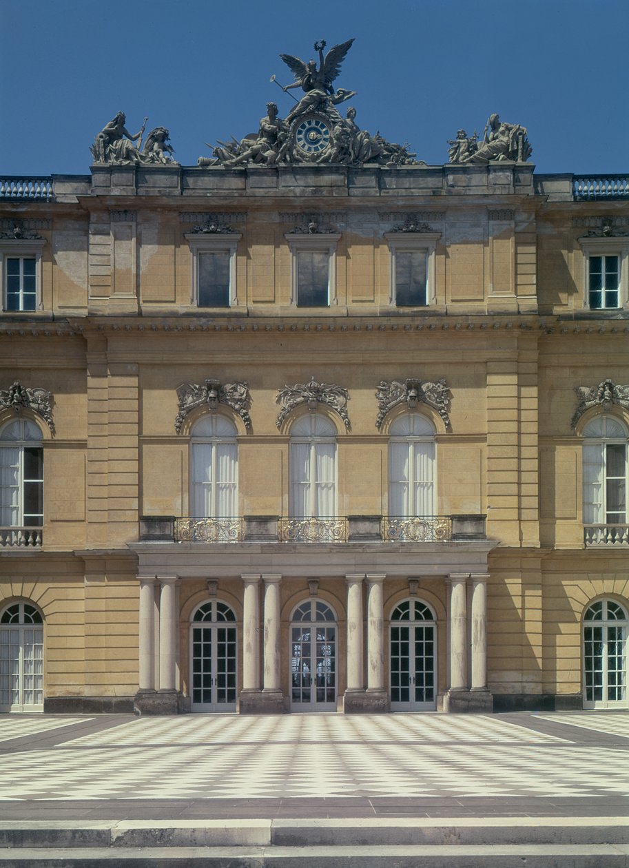 Der Marmorhof, entworfen von Georg Carl Heinrich von Dollmann (Foto) von German School