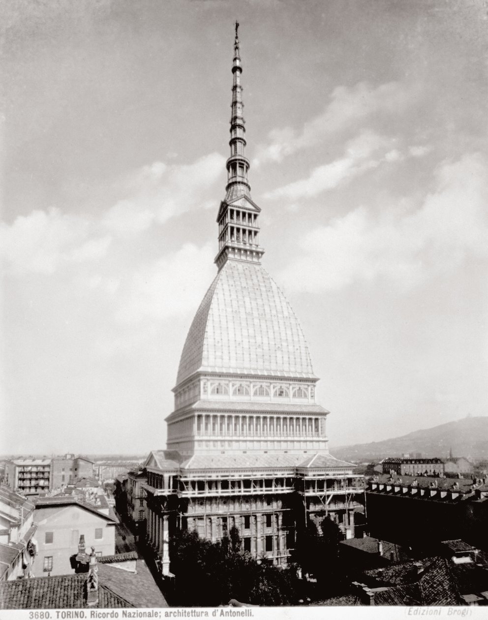 Blick auf die Antonellianische Mole in Turin, ca. 1890 von Giacomo Brogi
