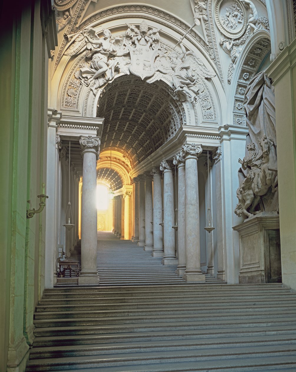 Innenansicht mit Blick auf die Treppe von Gian Lorenzo Bernini