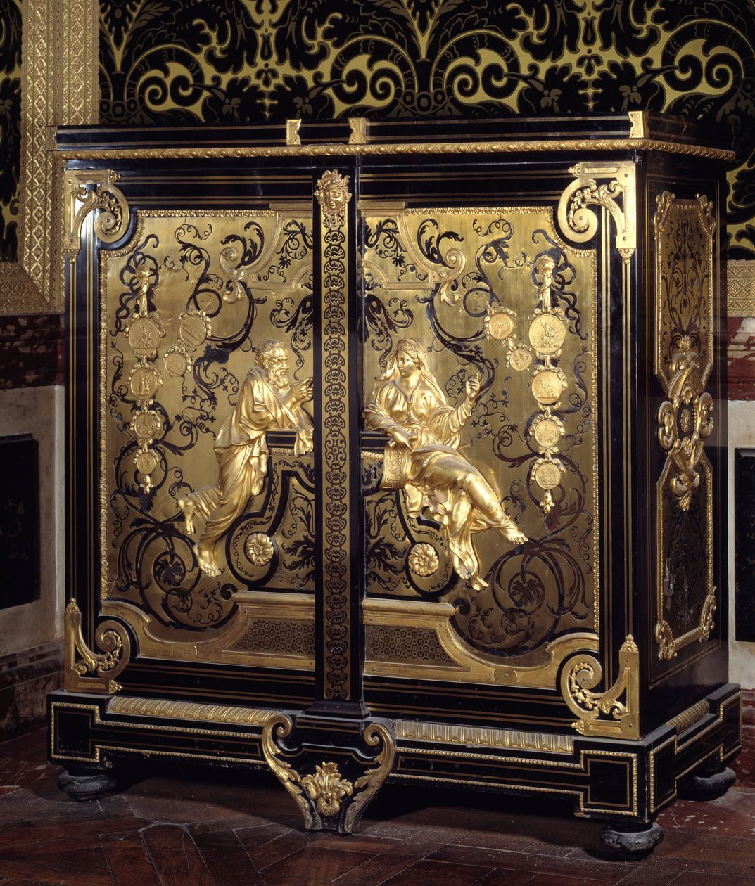 Möbel im Régence-Stil: Schrank mit Münzen, realisiert von Gilles Marie Oppenord, 18. Jahrhundert, Versailles, Musée du Château von Gilles Marie Oppenord