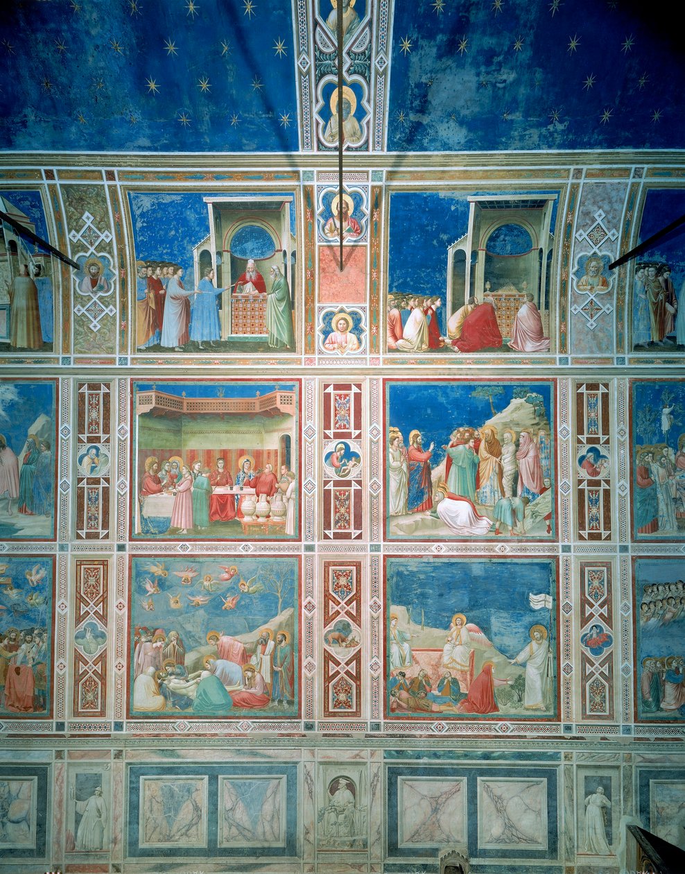 Ansicht der Fresken an der linken Wand, ca. 1303-05 (Fresko) (nach der Restaurierung) von Giotto (c.1266 1337)