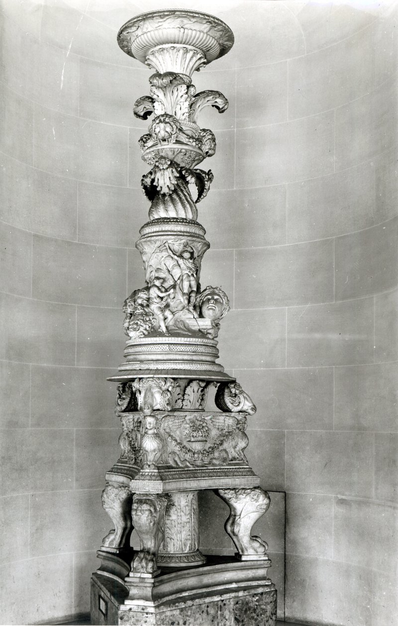 Kandelaber, entworfen von Piranesi auf der Grundlage römischer antiker Stücke für sein eigenes Grab von Giovanni Battista Piranesi