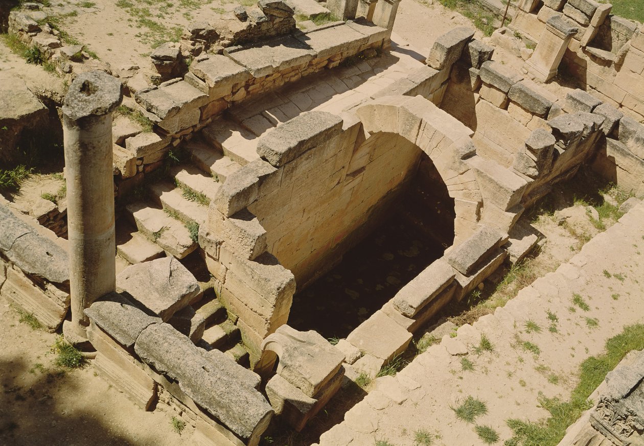 Luftaufnahme des Nymphäums, restauriert von den Römern um 20 v. Chr. von Greek
