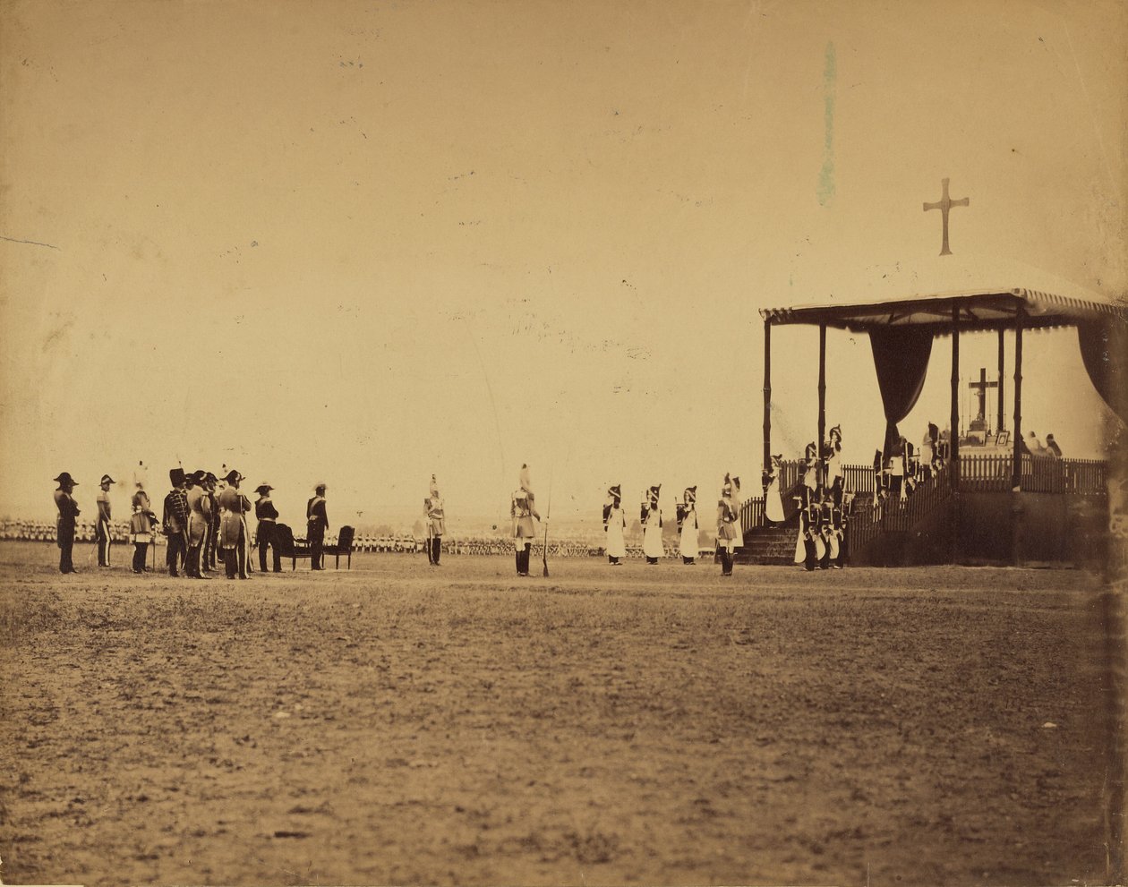 [Militärmesse im Camp de Chalons in Anwesenheit des Kaisers] von Gustave Le Gray