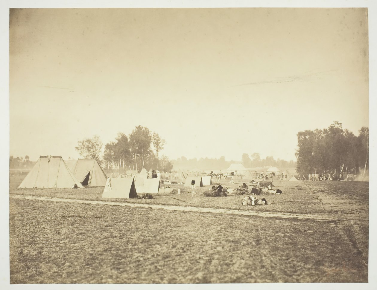 Zelte und militärische Ausrüstung, Camp de Châlons, 1857 von Gustave Le Gray