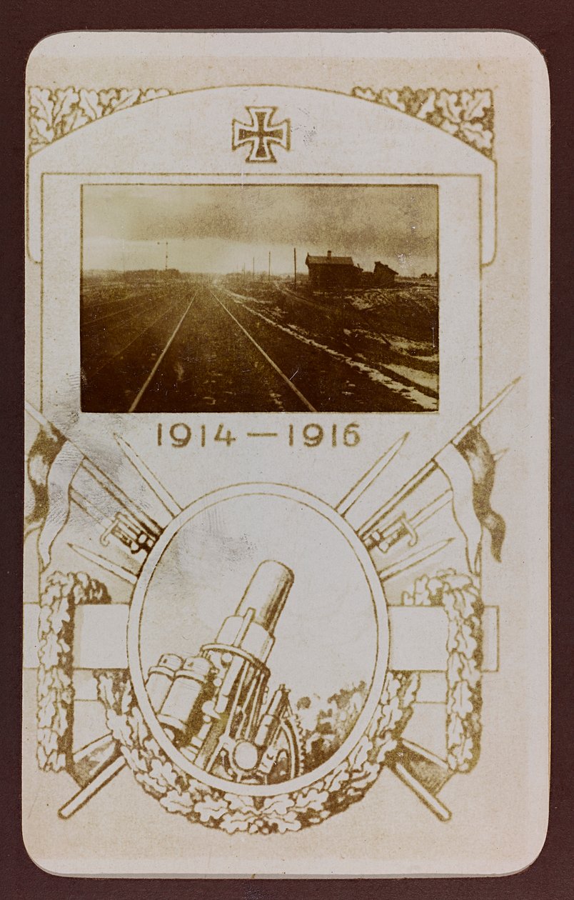 Erster Weltkrieg: die Ukraine in den Jahren 1914-1916 während der Invasion der deutschen Armee. Eisenbahnschienen (s/w Foto) von Heldenfriedhof Dsessentniki (attr. to)