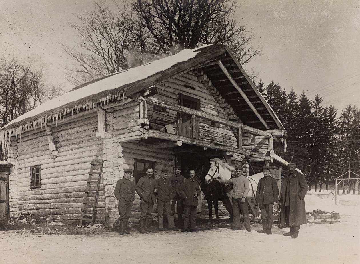 Erster Weltkrieg: die Ukraine in den Jahren 1914-1916 während der Invasion der deutschen Armee. Militärfront eines Hauses von Heldenfriedhof Dsessentniki (attr. to)