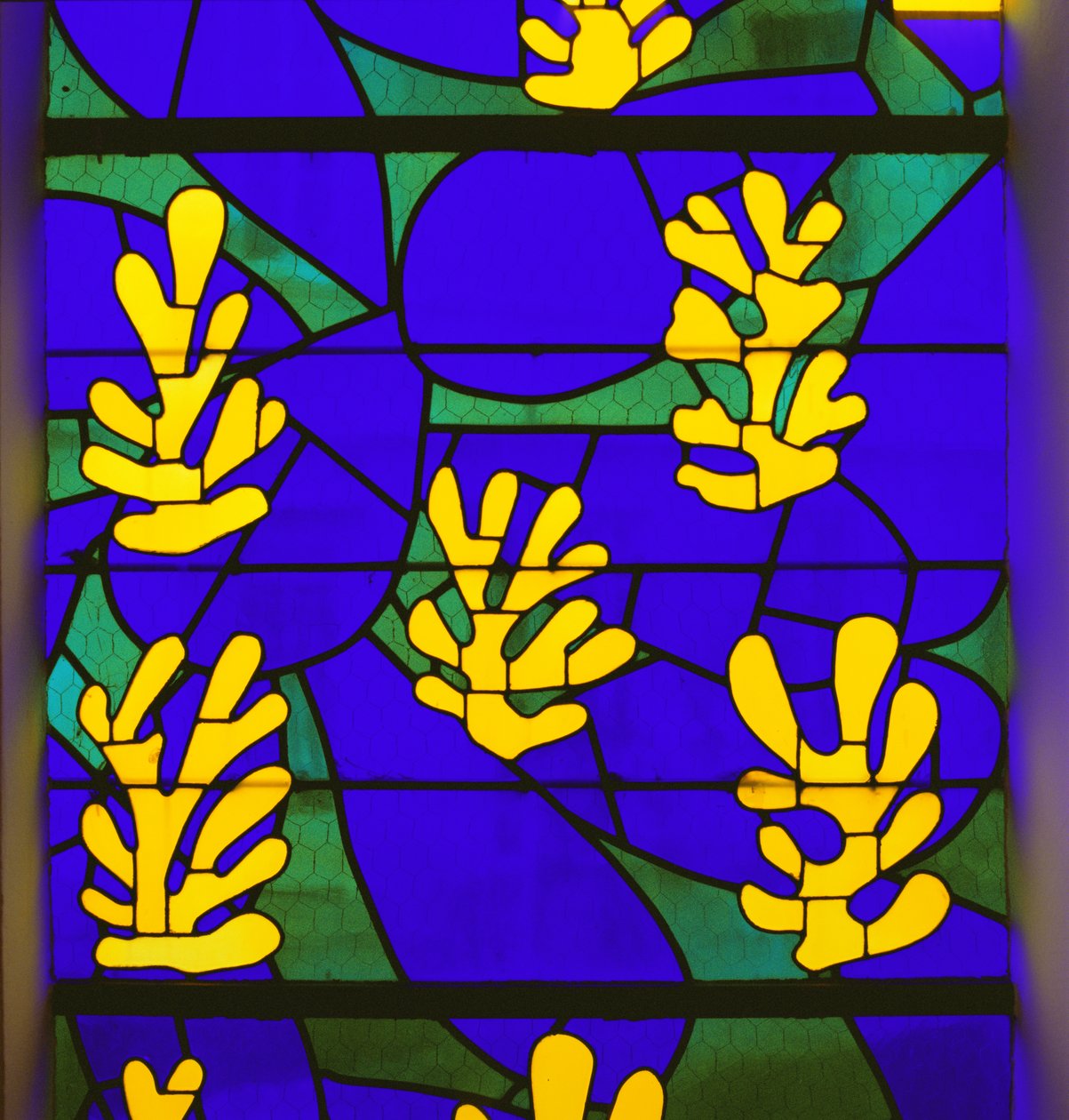 Baum des Lebens, Glasfenster hinter dem Altar in der Kapelle des Rosenkranzes, Vence von Henri Matisse