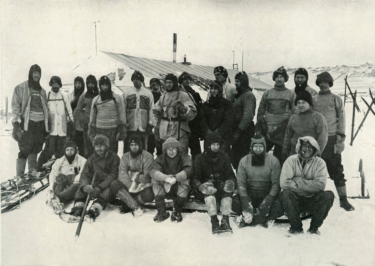 Die Hauptgruppe am Kap Evans nach dem Winter, 1911-1913 von Herbert Ponting