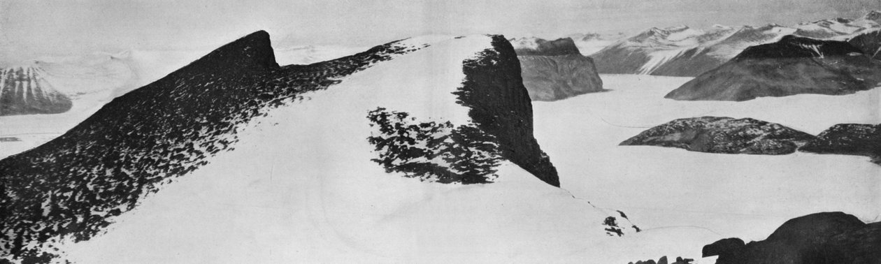 Der Gipfel des Mount Suess, Blick nach Süden von Herbert Ponting