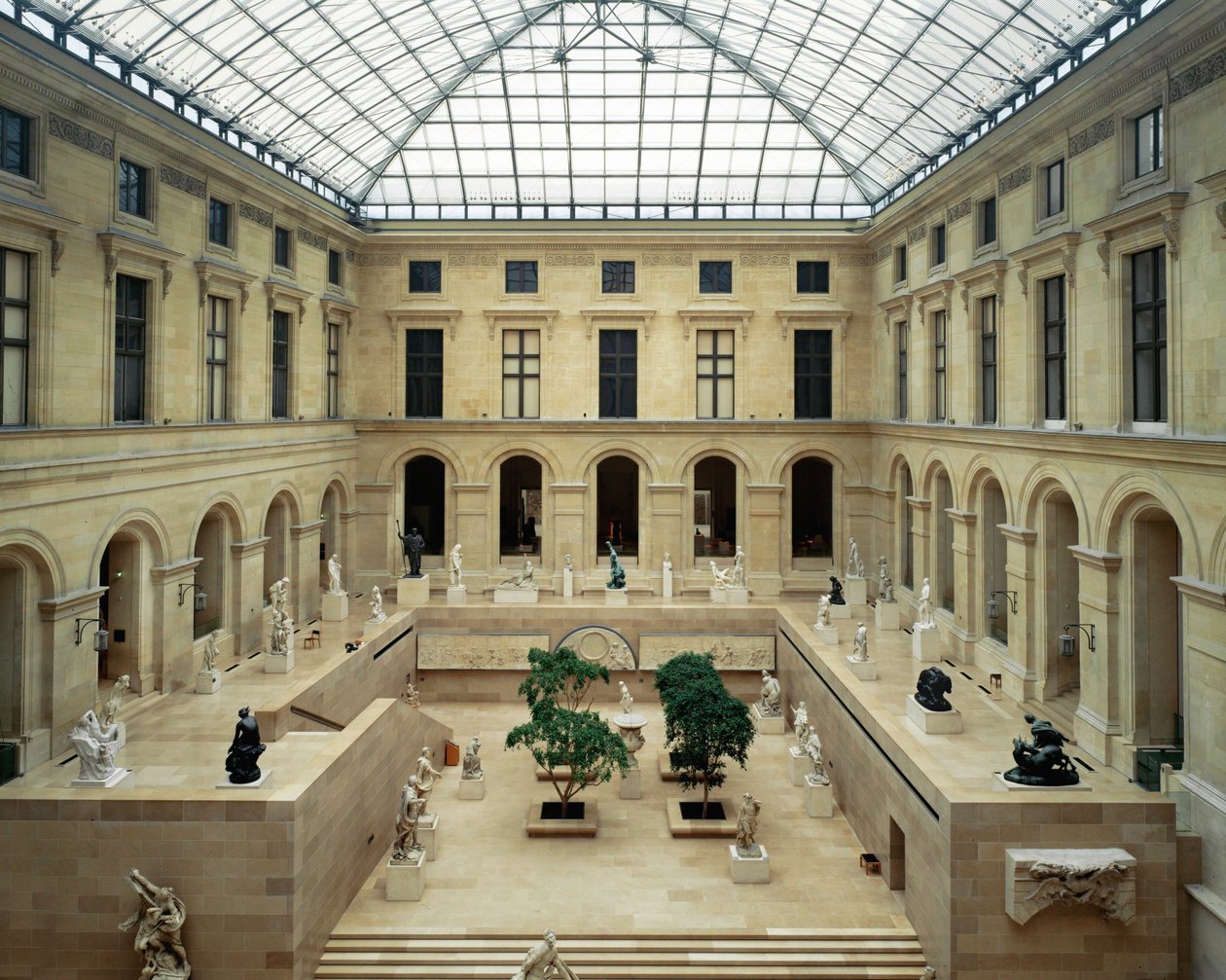 Der Puget-Hof im Louvre-Museum von Ieoh Ming Pei