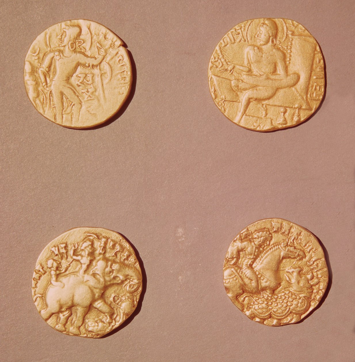 Dinars von Samudragupta (335-375) und Kumargupta I (415-454) (Gold) von Indian School