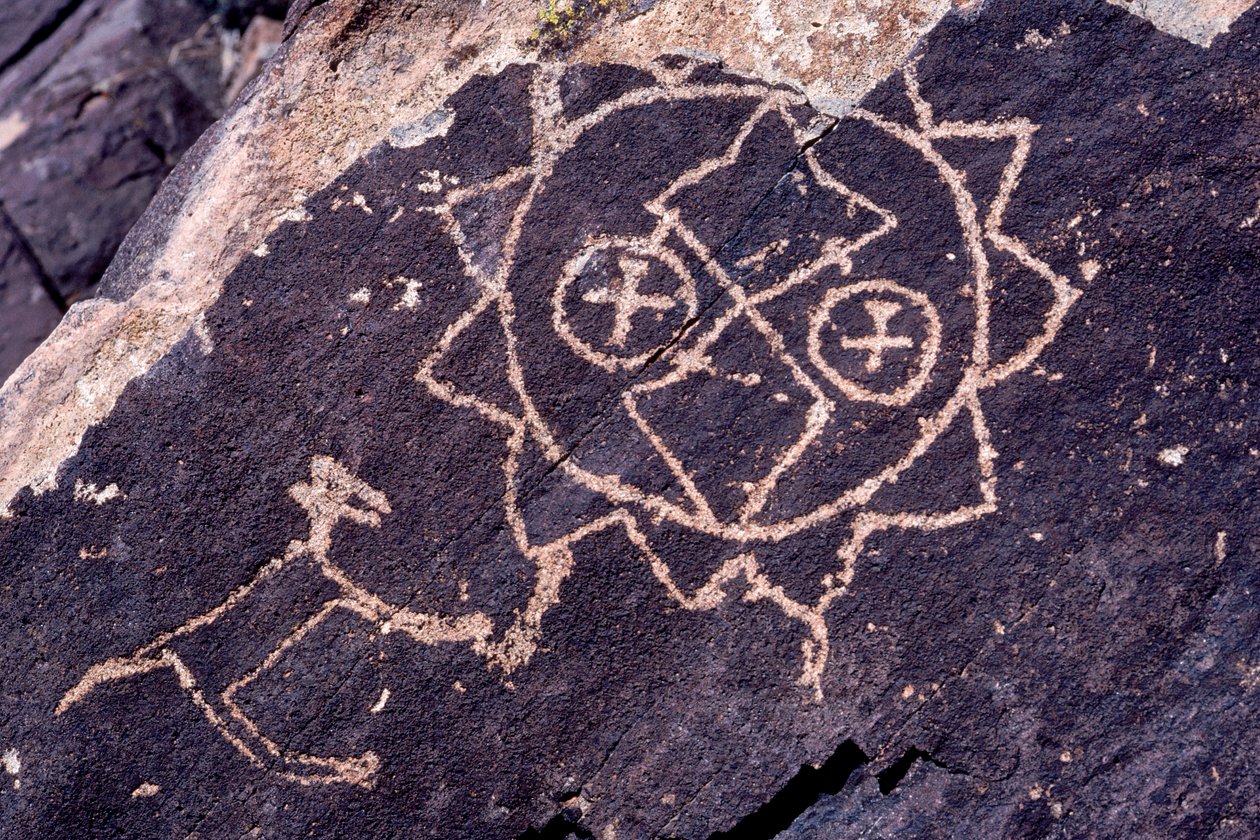 Anasazi-Petroglyphen (Felskunst) in New Mexico von Ira Block