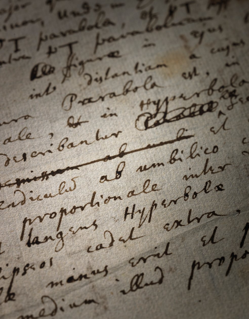 Zwei Seiten von Überarbeitungen der Principia Mathematica von Isaac Newton