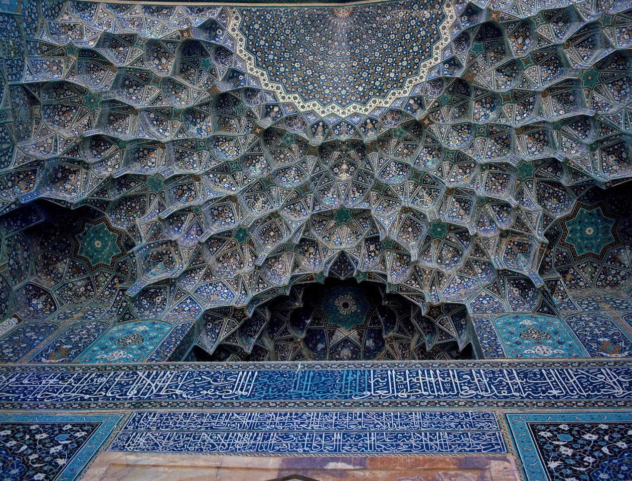 Detail des Gewölbes der Shah-Moschee (auch bekannt als Imam-Moschee) Isfahan von Islamic School
