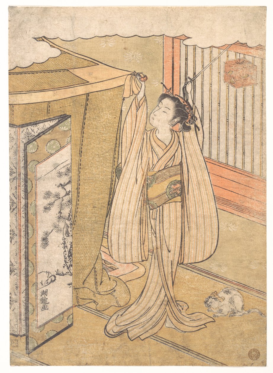 Ein Mädchen, das ein Moskitonetz über ihr Bett hängt. von Isoda Koryusai