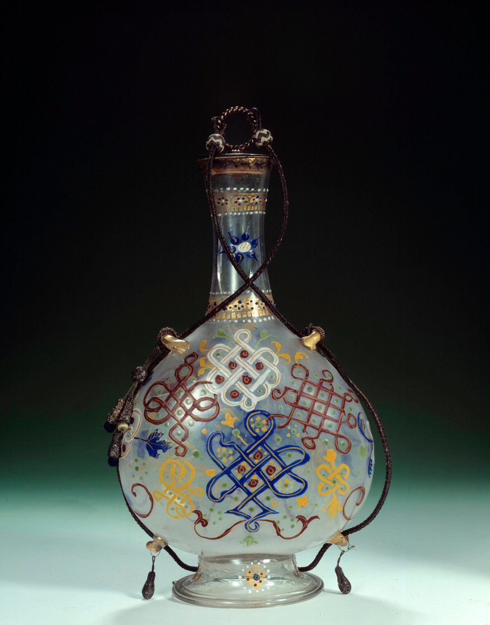 Italienische Kunst: Glasflasche mit polychromen Dekorationen. Hergestellt in Italien. 16. Jahrhundert Paris, Louvre Museum von Italian School