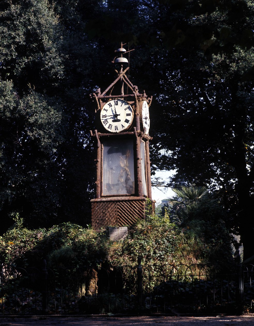 Rom, Wasseruhr des Pincio (Villa Borghese) erbaut 1867. Sie wurde von dem Dominikaner Giambattista Embriaco ausgeführt. von Italian School