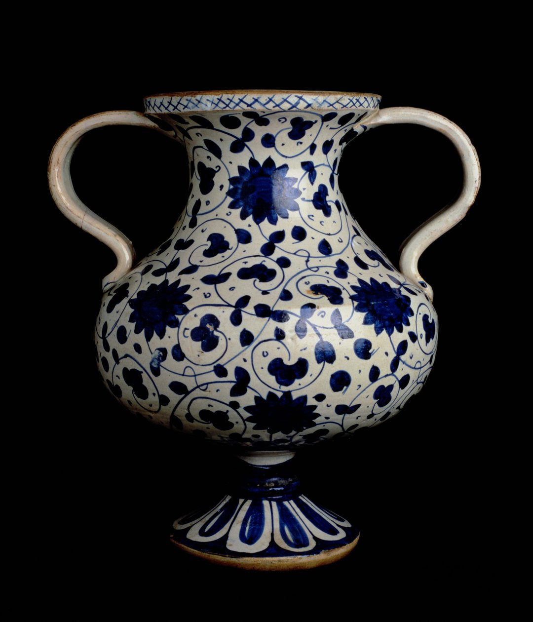 Zweihenkelige polychrome Balustervase mit blau-weißer Dekoration, Italien, hergestellt in Deruta, frühes 16. Jahrhundert von Italian School