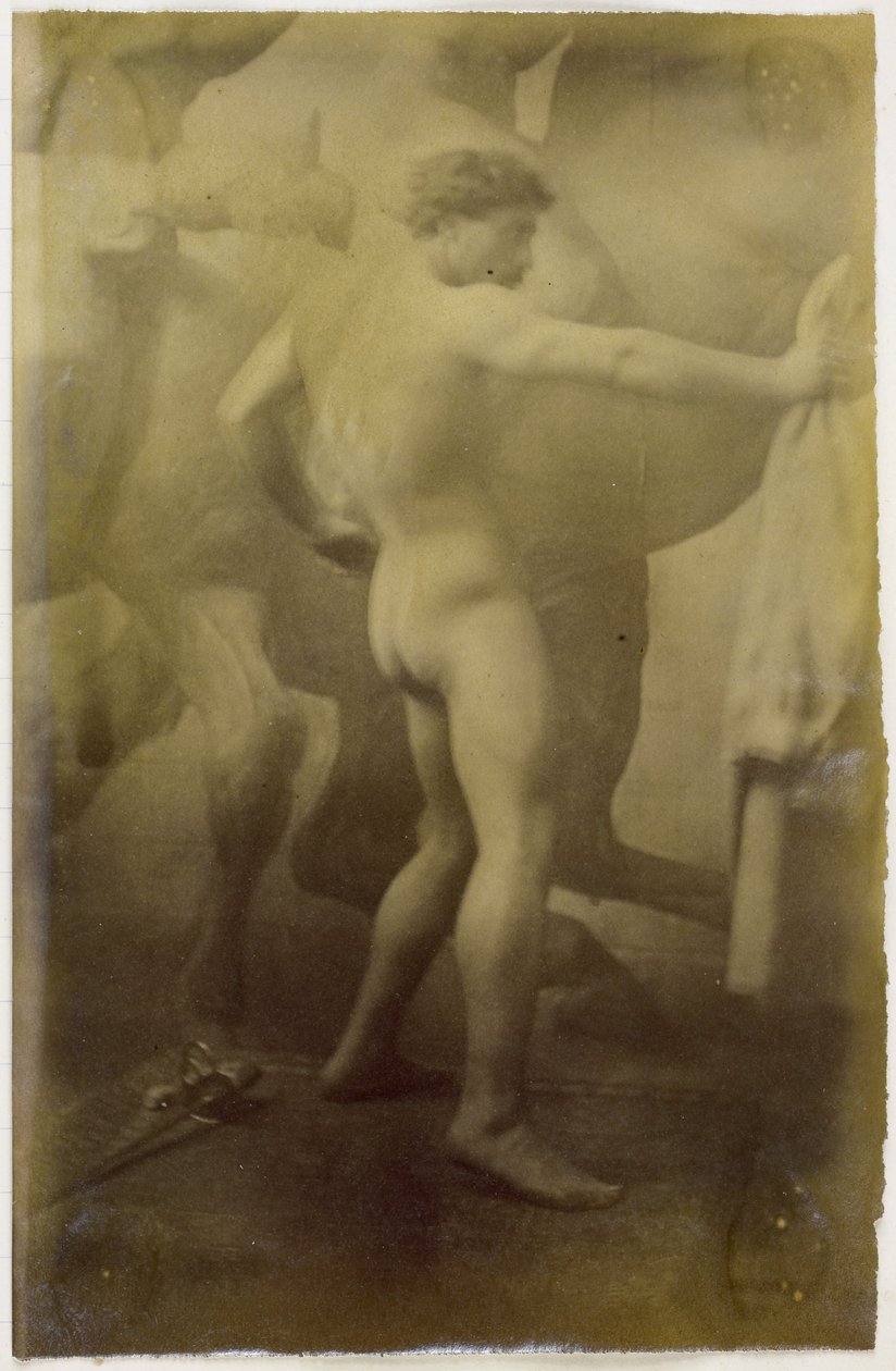 Studie eines männlichen Aktmodells, stehend vor dem Hintergrund eines monumentalen Wandgemäldes von Pferden, im Atelier von Jacques de Lalaing von Jacques Lalaing (attributed to)