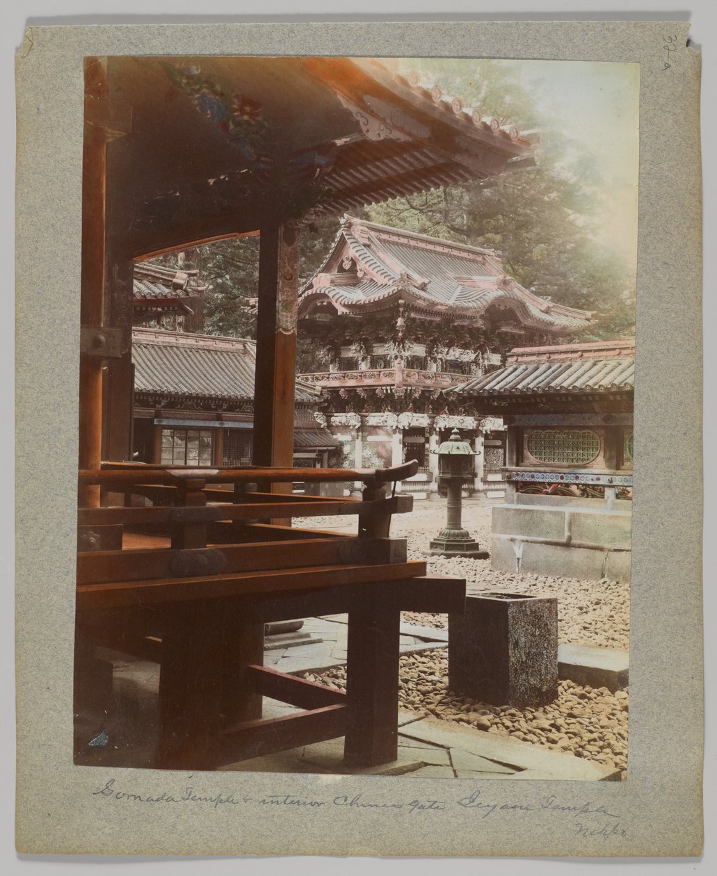 Inneres Tor bei Tōshō-gū, Nikko, Japan von Japanese Photographer