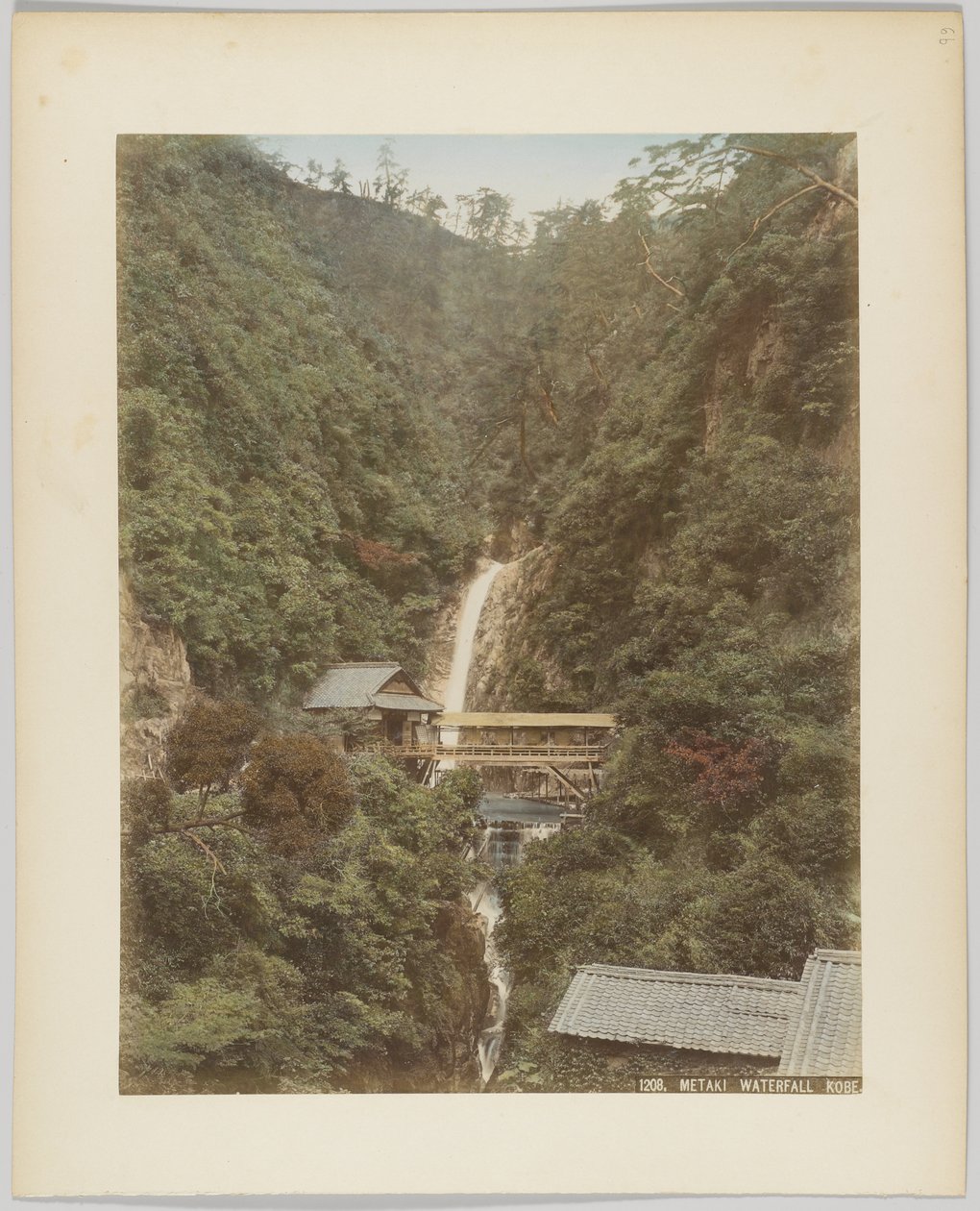Metaki-Wasserfall, Kobe, Japan (handkoloriertes s/w Foto) von Japanese Photographer