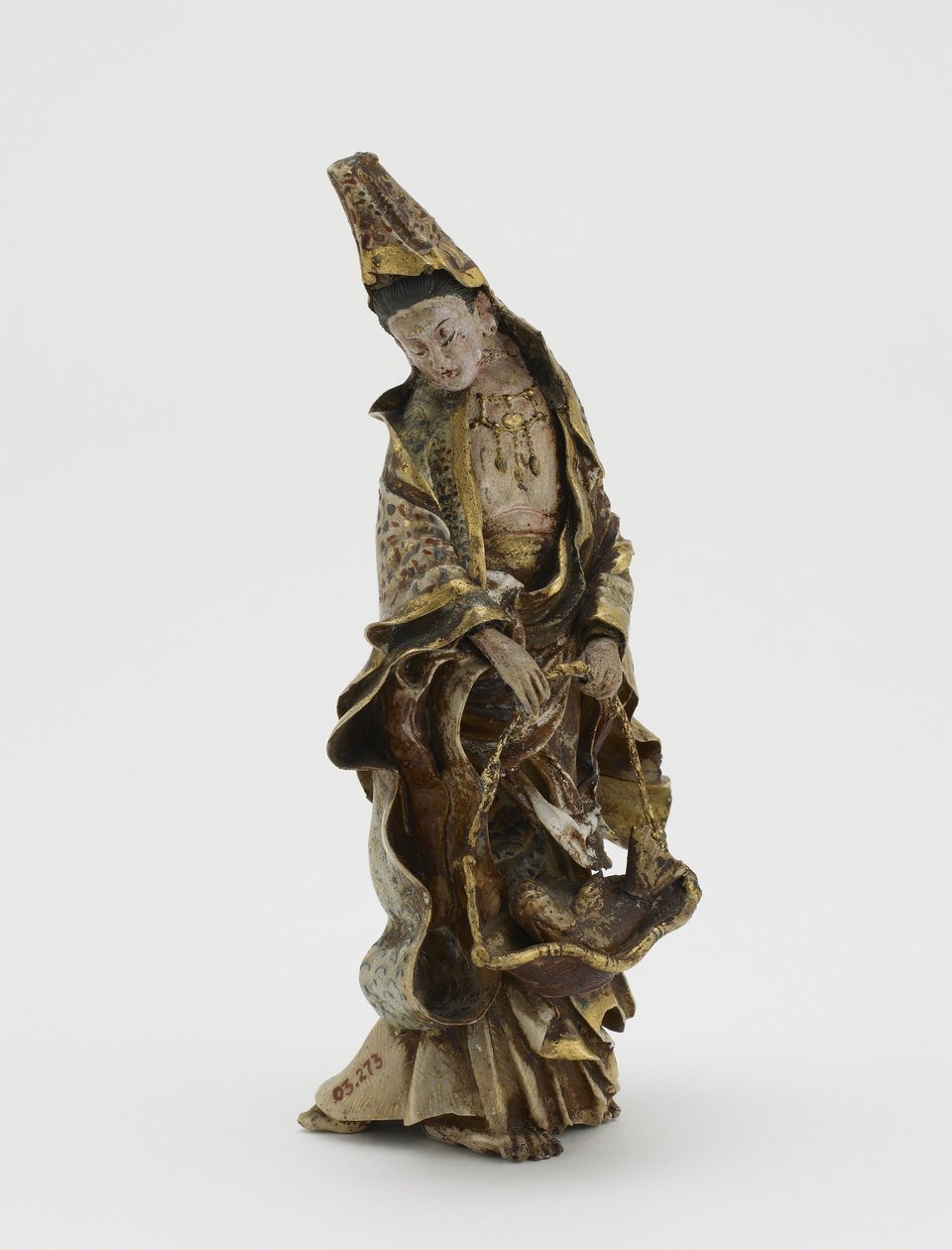 Figur von Kannon, die einen Fisch in einem Korb hält, Meiji-Ära von Japanese School