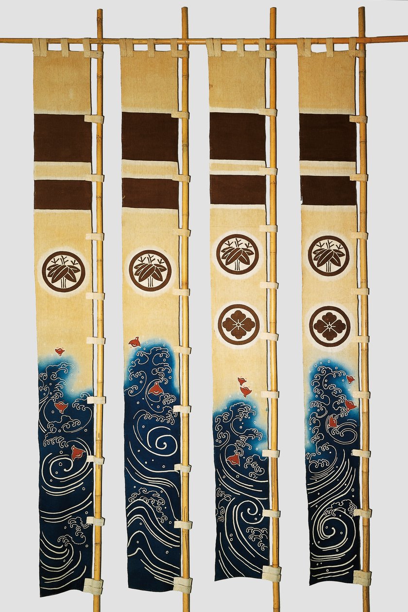 Vier Banner (nobori) mit Motiven von Regenpfeifern in Wellen, Familienwappen, Bambus, Blume in Kreisen, Baumwolle, gefärbt in Reserve mit Reisstärke und Indigo-Tauchbad mit Pigmenten und Tinte, japanische Zivilisation, Meiji-Taisho-Periode von Japanese School