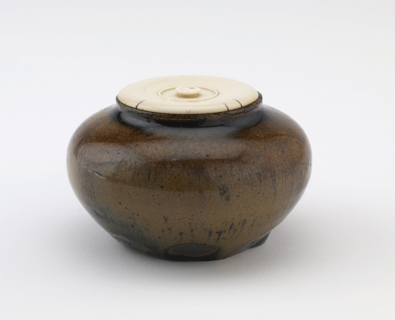 Kleine Krug verwendet als Teedose, Gifu-Präfektur, Muromachi- oder Momoyama-Zeit von Japanese School