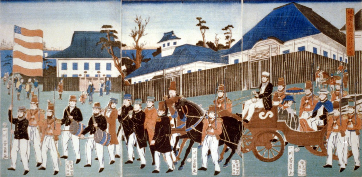 Triptychon zeigt eine Parade von Ausländern in Yokohama, in einer offenen Kutsche und angeführt von einem Mann, der die Sterne und Streifen trägt, und einer Militärkapelle, 1861. von Japanese School