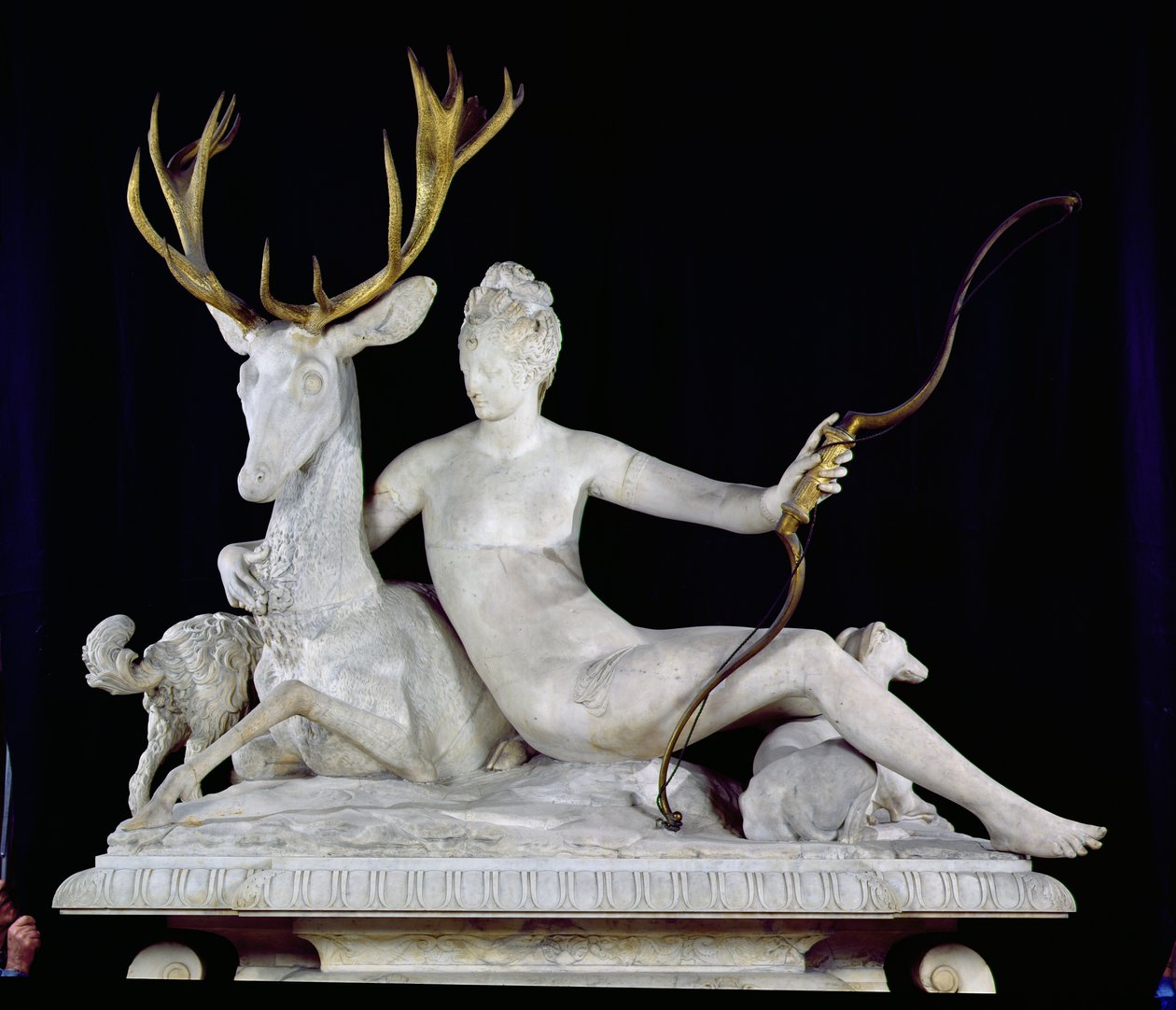 Diana auf einem Hirsch reitend von Jean Goujon