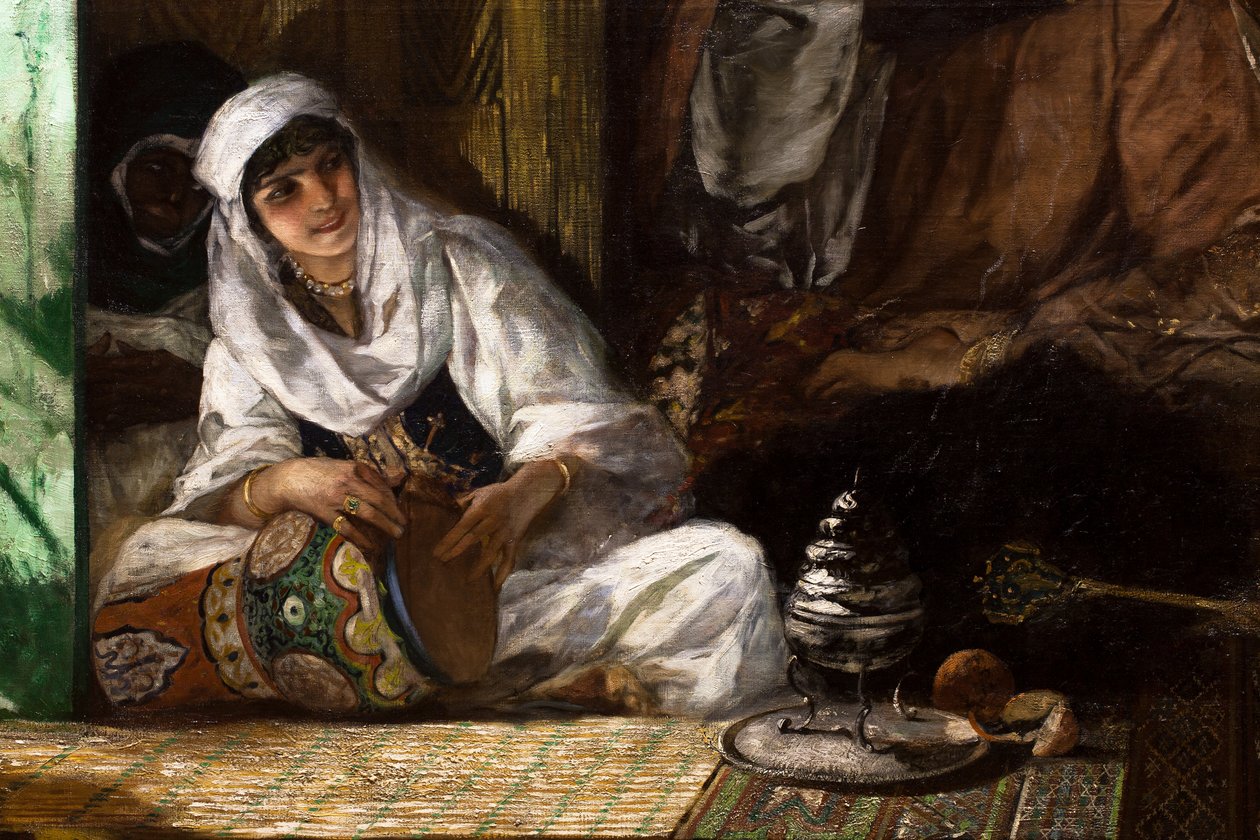 Inneres eines Harems in Marokko, Detail: Frau spielt die Derbouka von Jean Joseph Benjamin Constant