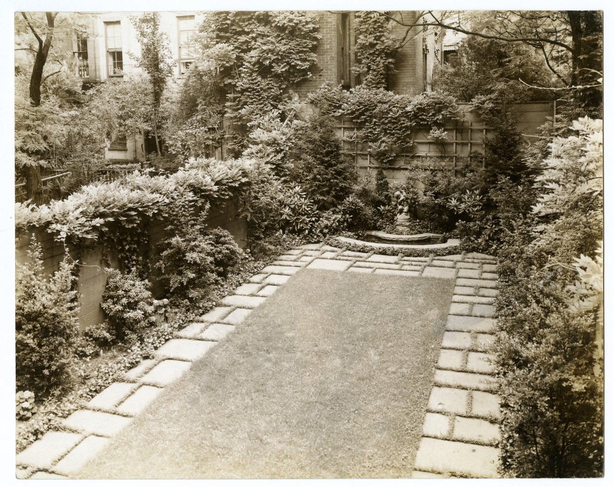 Herr und Frau John Morgan, 39 W 11, ca. 1938-39 von Jessie Tarbox Beals