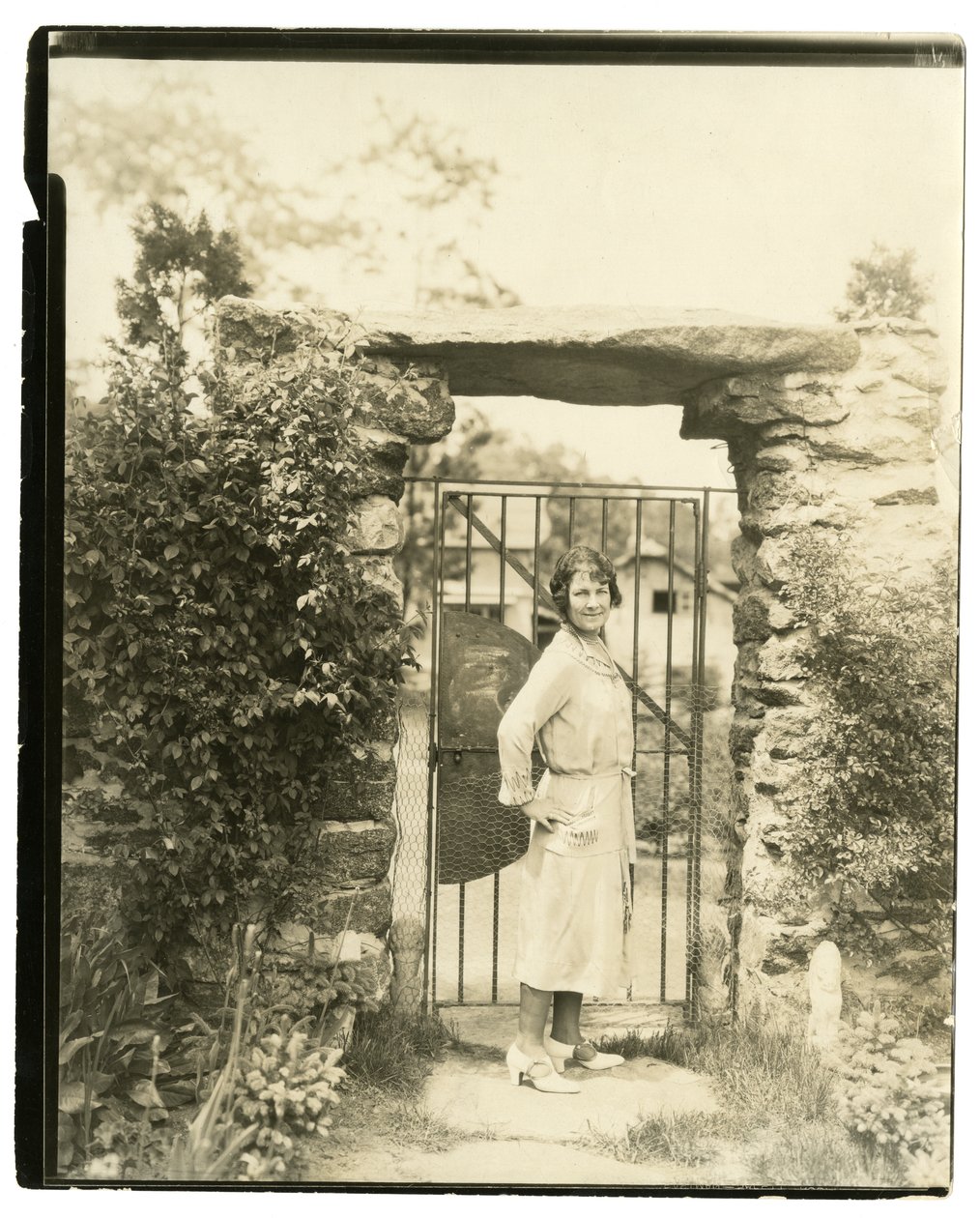 Mrs Ernest Thompson Seton aus Greenwich Conn, Nationalpräsidentin der League of American Pen Women, die am 18. Juni mit einer Feldexpedition aufbricht, um die oberen Regionen des Amazonas zu erkunden von Jessie Tarbox Beals