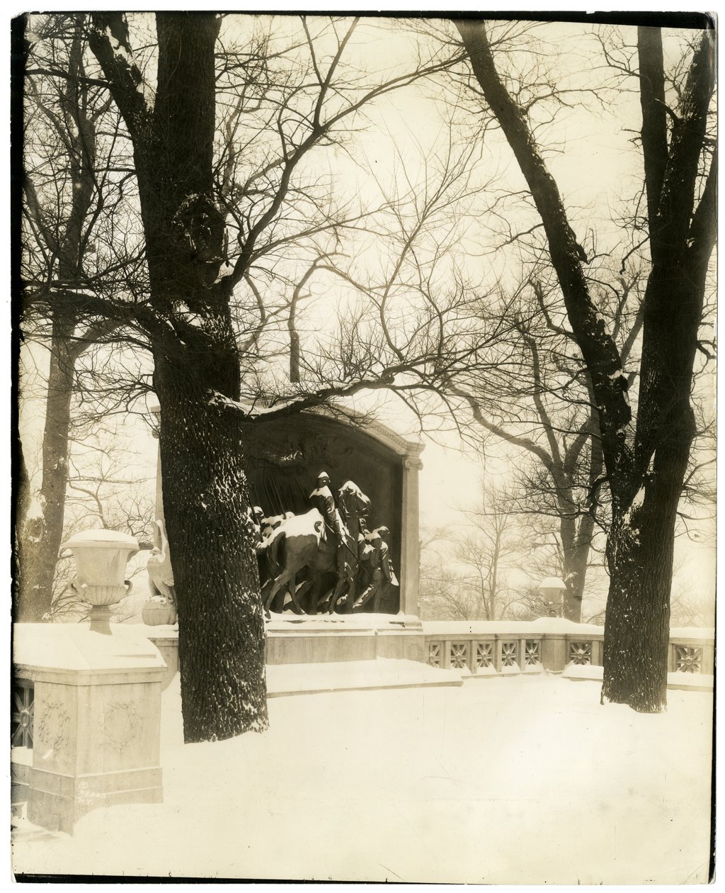 Shaw-Denkmal im Sturm, Boston, USA, ca. 1902-10 von Jessie Tarbox Beals