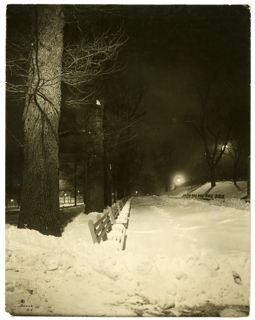 The Mall bei Nacht, Boston, Mass, USA, ca. 1902-10 von Jessie Tarbox Beals