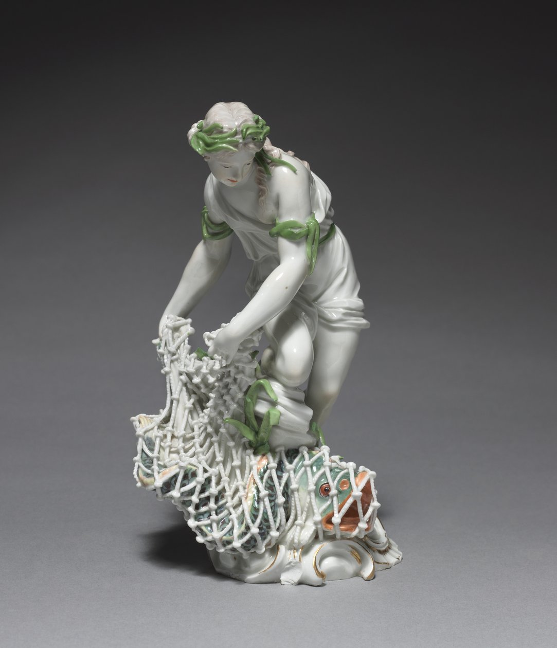 Fischerin, hergestellt von der Ludwigsburger Porzellanmanufaktur, Deutschland, ca. 1765 (Porzellan mit Email- und Golddekor) von Johann Christian Wilhelm Beyer