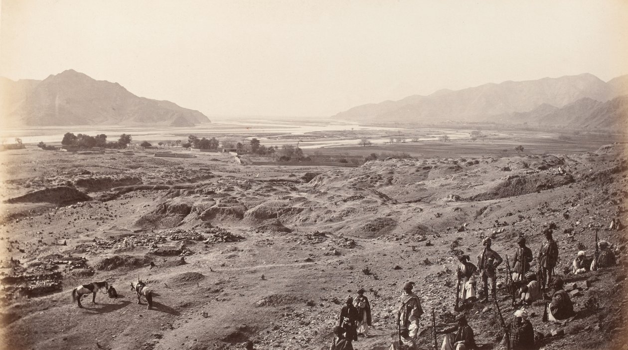 Fluss-Schlucht oberhalb von Lalpura mit Blick auf Bassaule, um 1878 (Foto) von Johann Hulsman