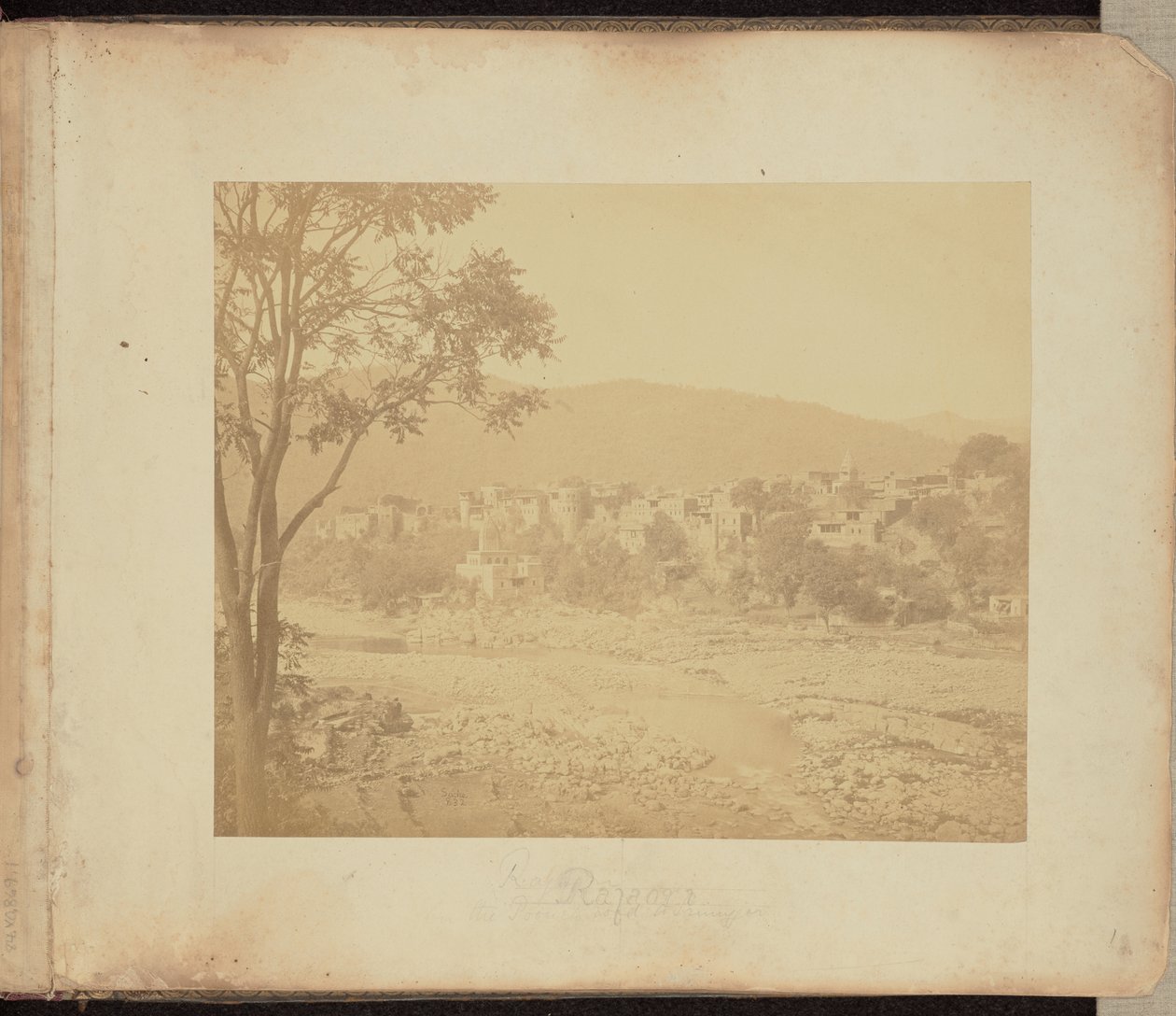 Rajaori. Auf der Poonch-Straße nach Srinaggar von John Edward Saché